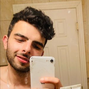 Meet your Posher, Harisse